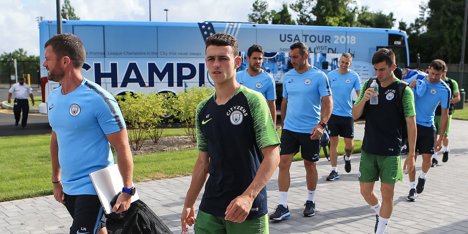Incidental taken from the cities on tour - players departing the US Tour 2018 team bus